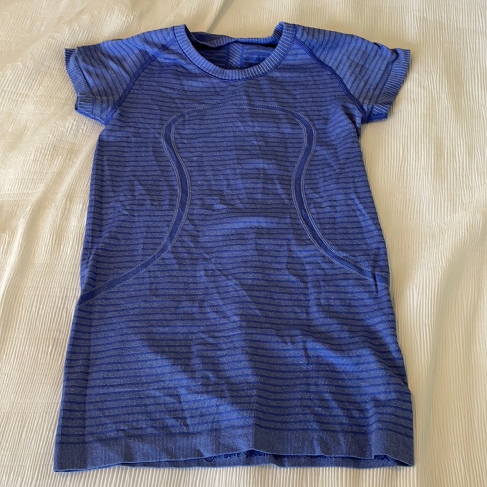 Lululemon T-Shirt